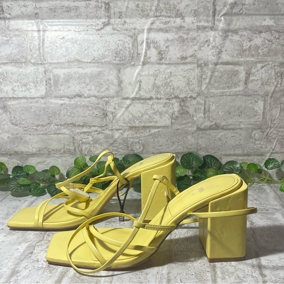 ZARA Women´s Leather Yellow Heeled square toed sandals Size 40 - Picture 4 of 13